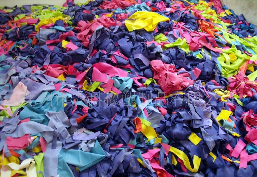 乳膠碎片的奧秘 從橡塑原料到環(huán)保新應用